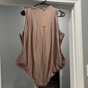 New w/ tags. SKIMS Disco Sleeveless Mock Neck Bodysuit. Color: Umber 3X